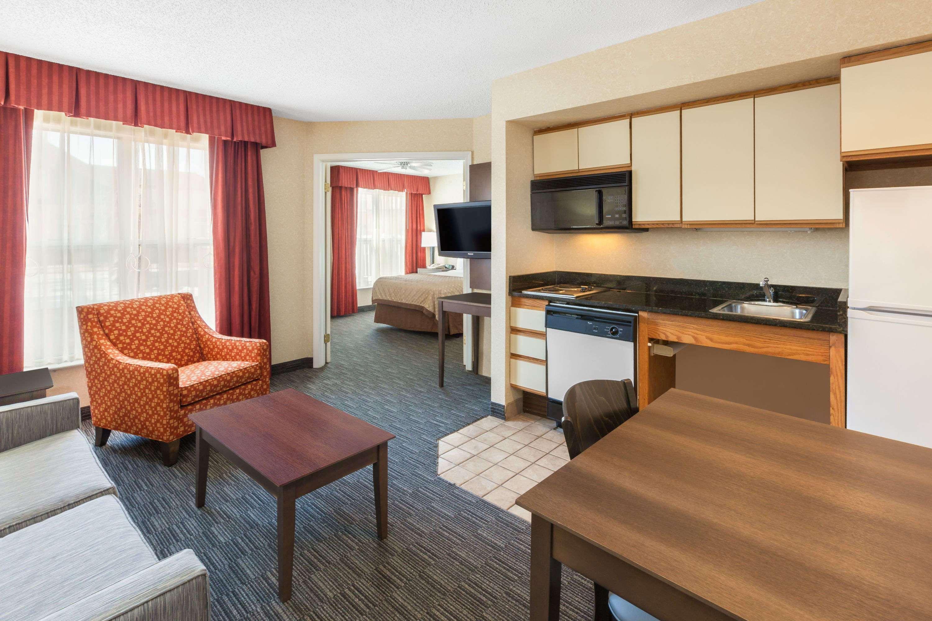 Affordable Suites Of America Detroit-워렌 외부 사진