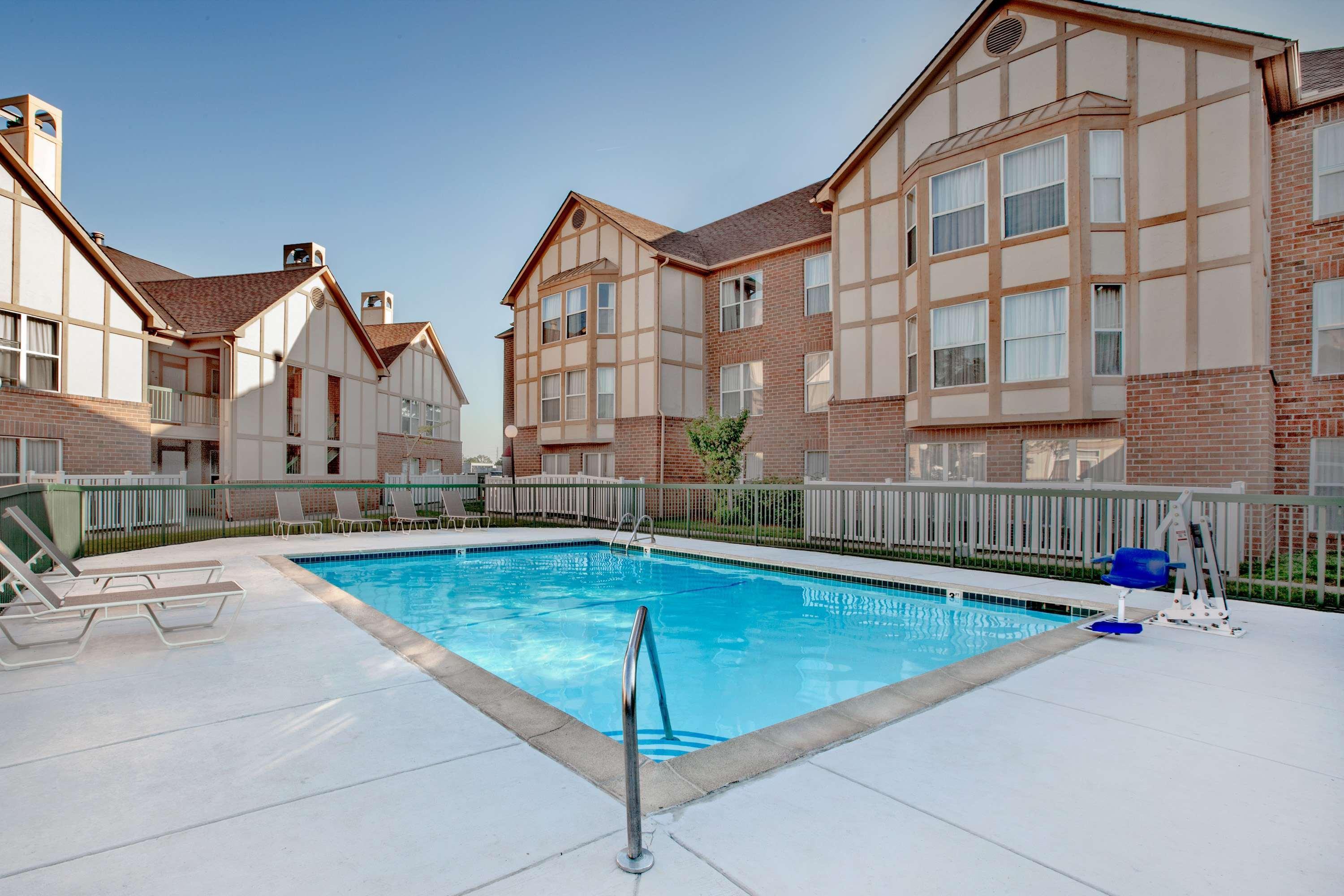 Affordable Suites Of America Detroit-워렌 외부 사진
